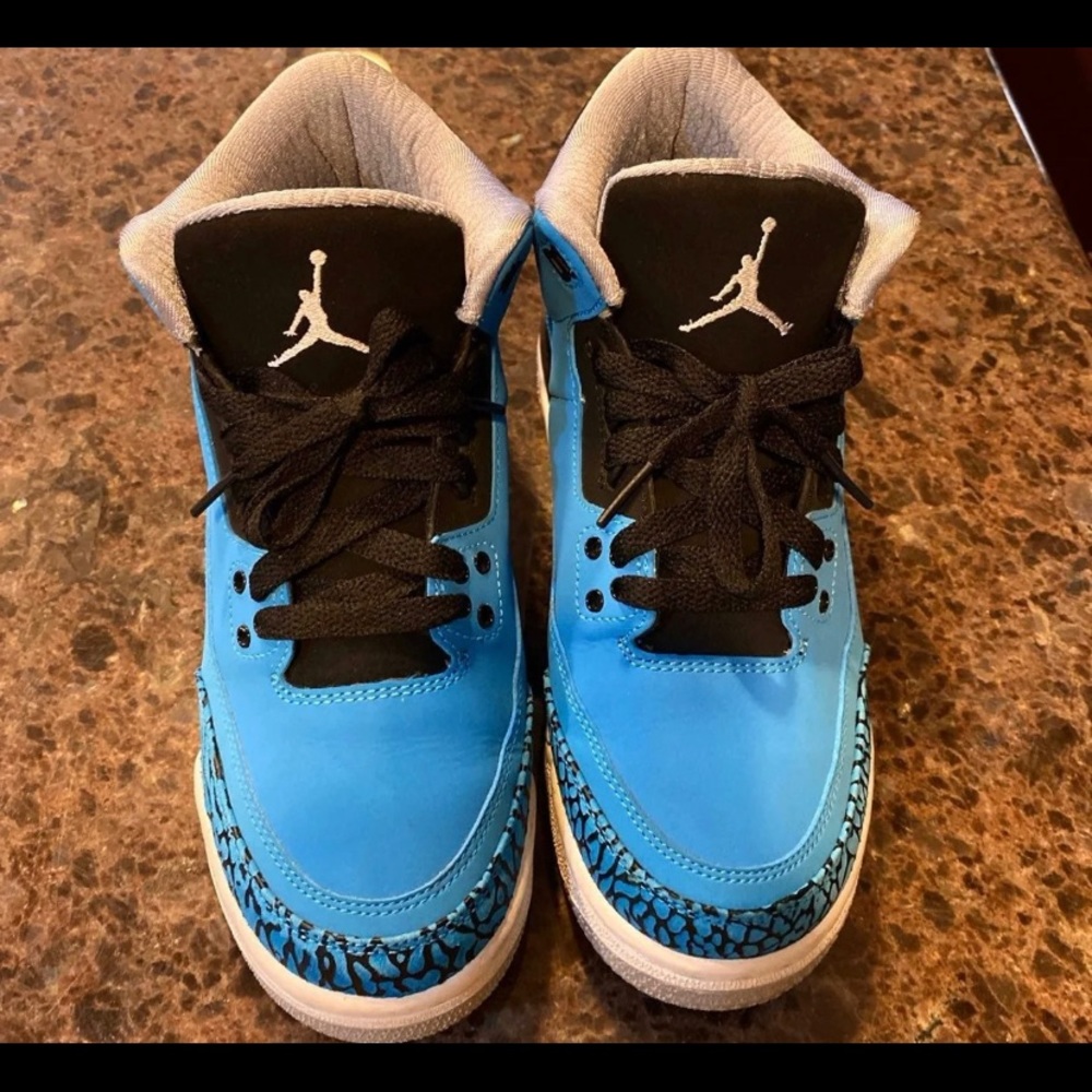Jordan 3s powered blue
